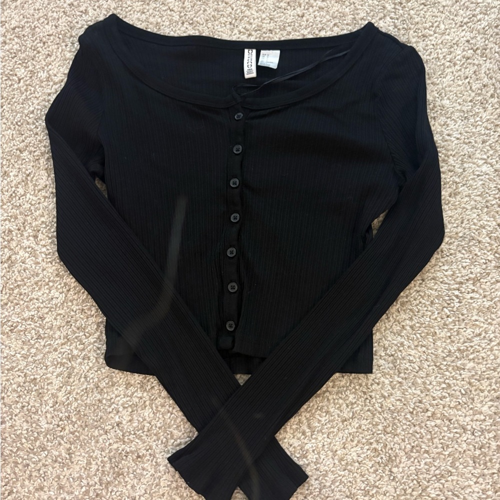 H&M Black Fitted Button Down Crop Top